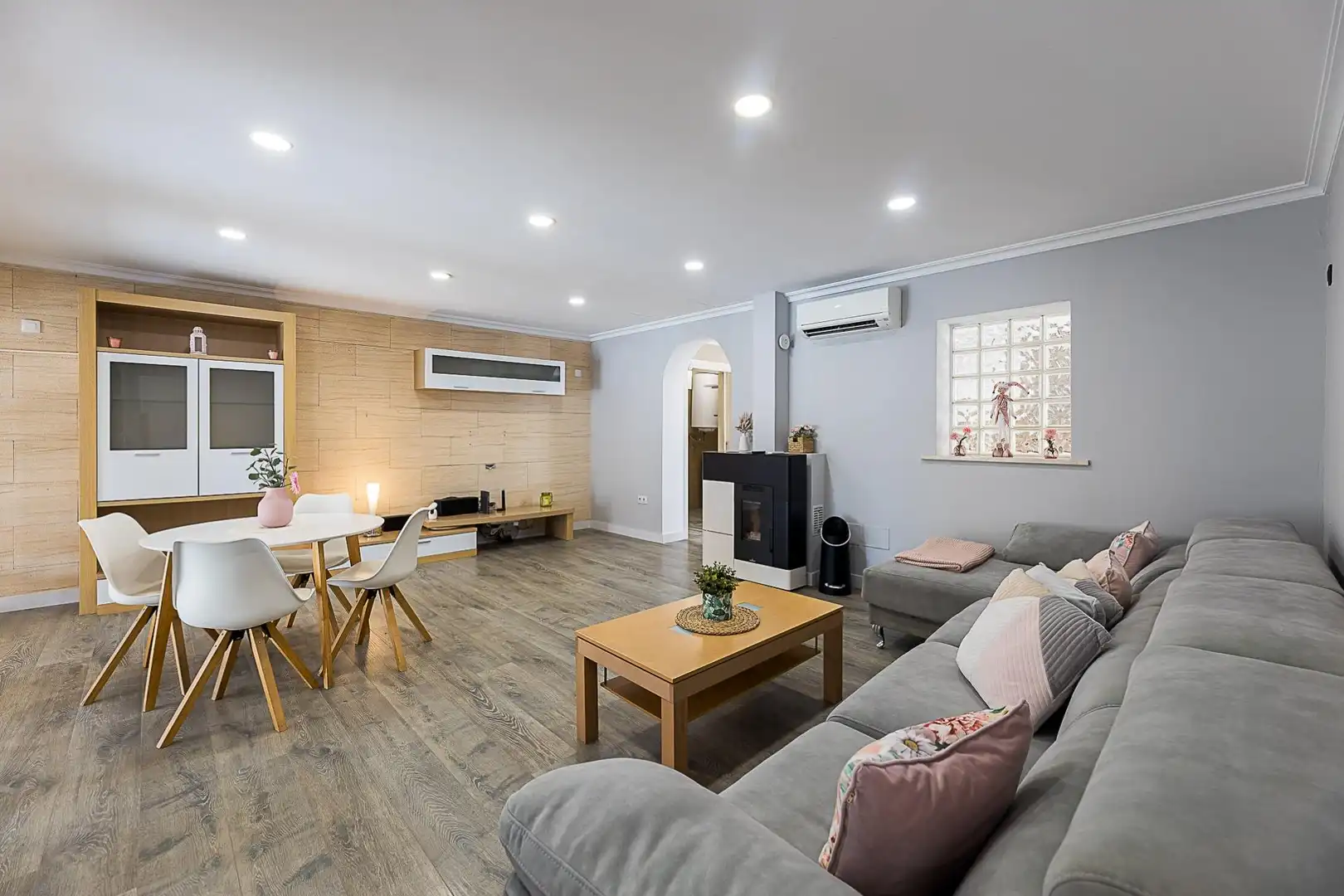 Sala de estar de Finca rústica de alquiler en Marratxí con Aire acondicionado, Calefacción y Jardín privado