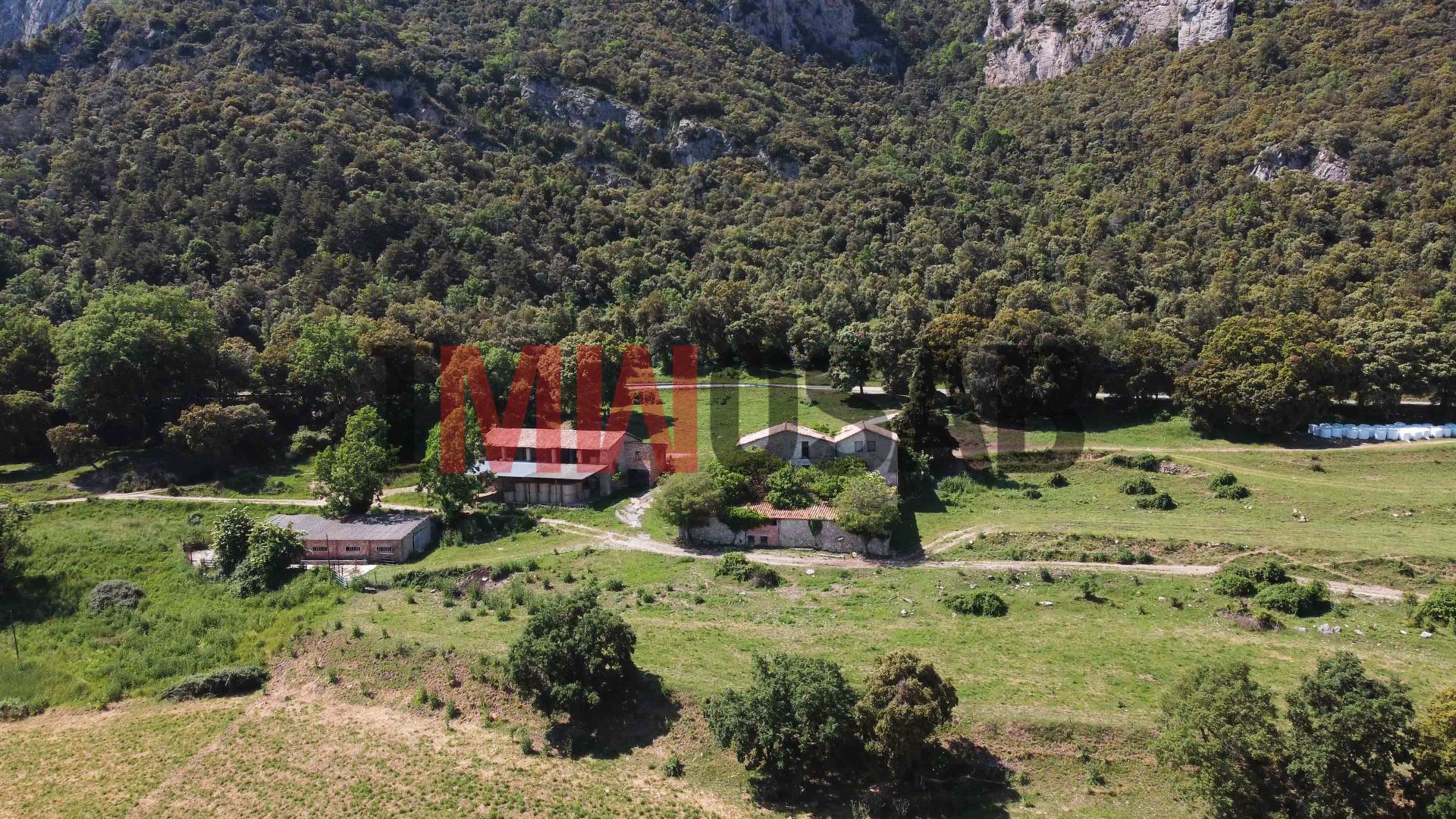 Country house zum verkauf in Berga