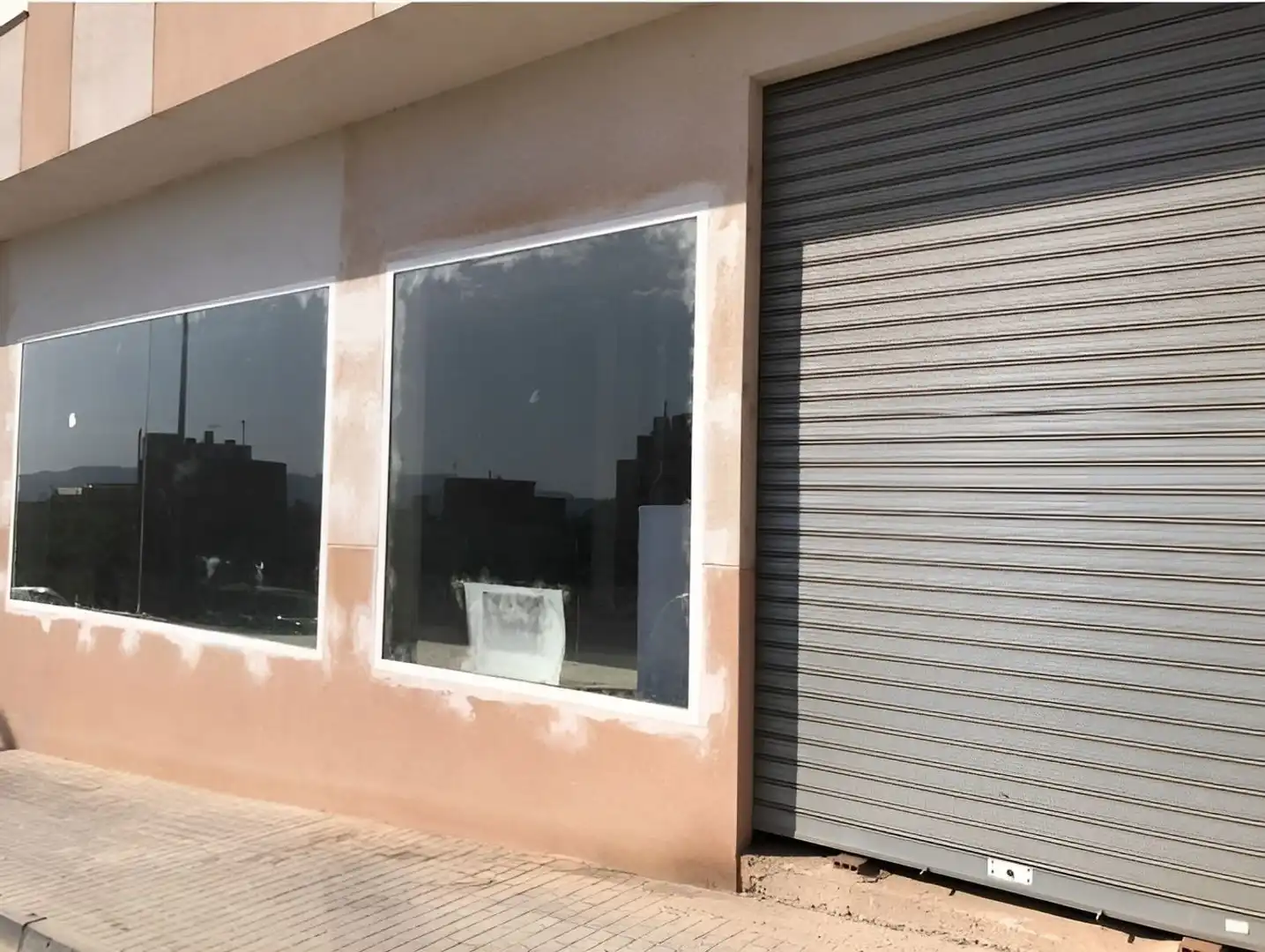Local comercial en venda a Poeta Ernesto Nebot