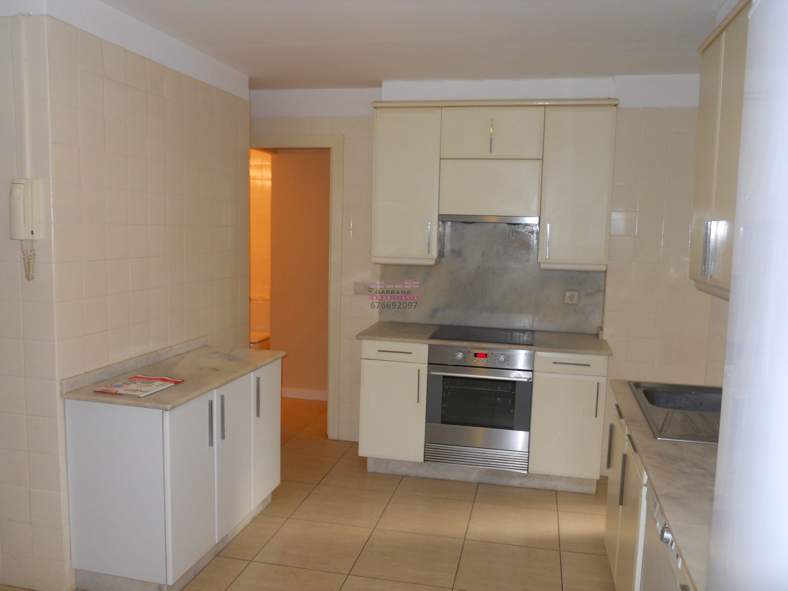 Flat to rent in Rúa do Conde de Torrecedeira, 74, Berbés - Peritos
