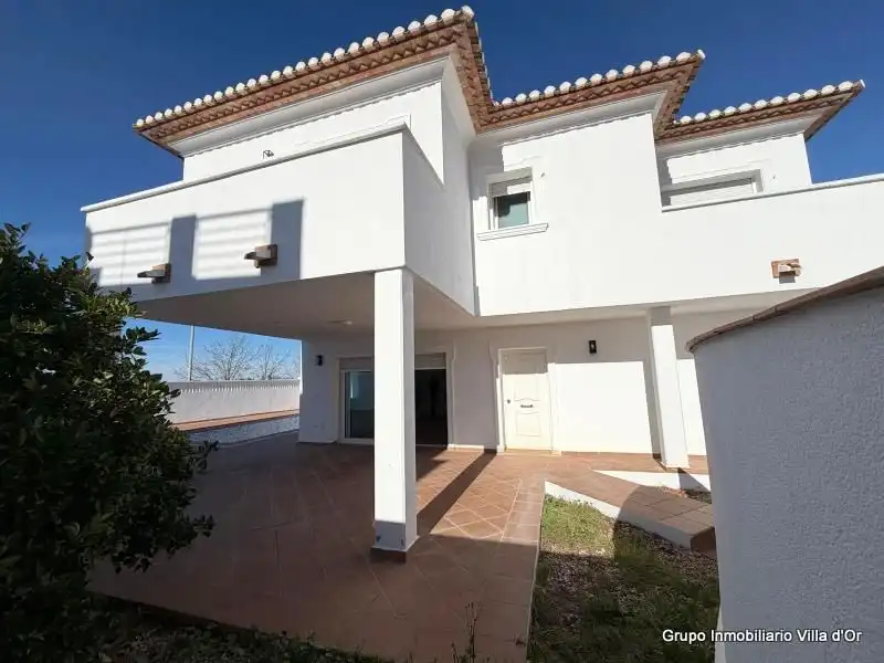 Außenansicht von Haus oder Chalet zum Verkauf in Dénia mit Klimaanlage, Heizung und Privatgarten