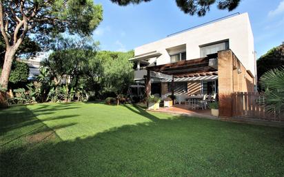 Jardí de Casa o xalet en venda en Gavà amb Aire condicionat, Calefacció i Jardí privat