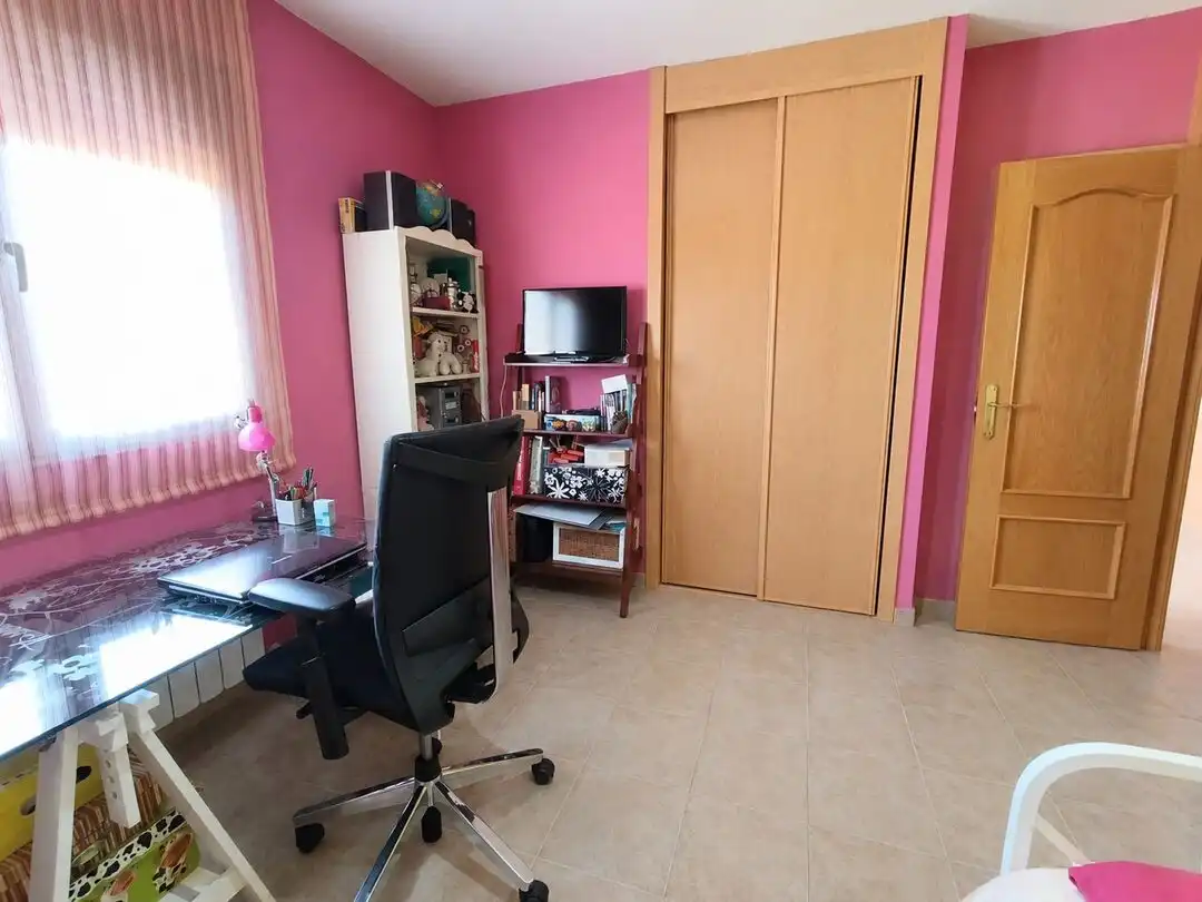 Habitación de Casa o chalet en venta en Villaluenga de la Sagra con Aire acondicionado, Calefacción y Jardín privado