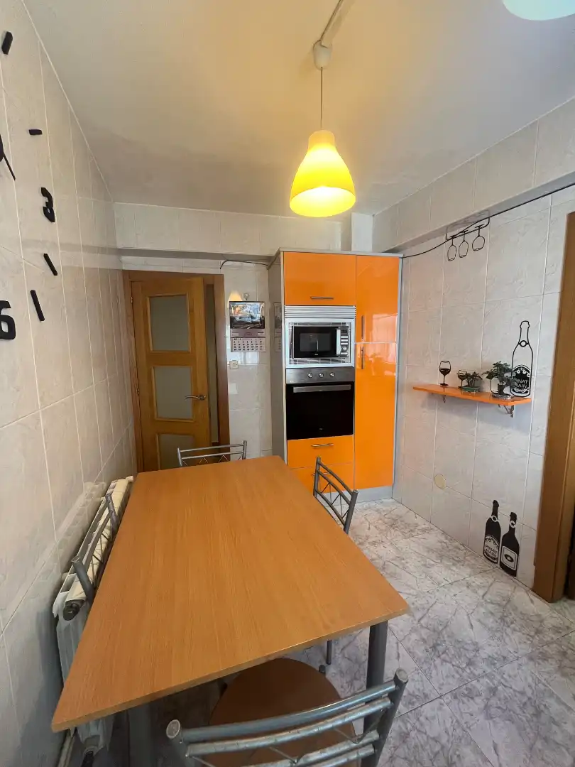 Cocina de Piso de alquiler en Redondela con Calefacción, Amueblado y Horno