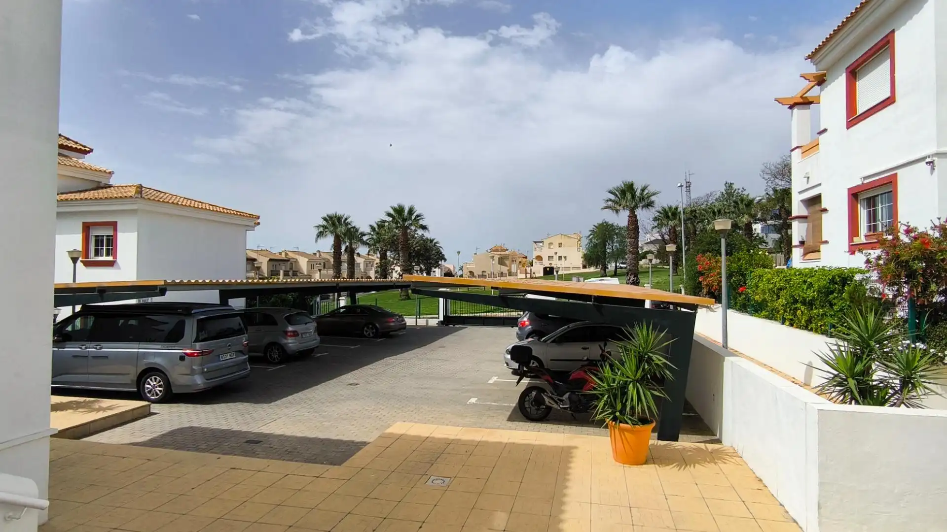 Parking de Apartamento en venta en Ayamonte con Terraza, Amueblado y Piscina comunitaria