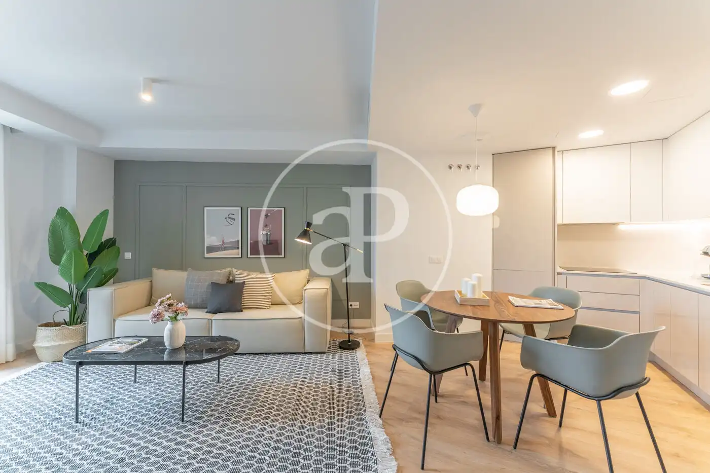 Wohnzimmer von Wohnung zur Miete in Madrid mit Klimaanlage, Heizung und Privatgarten