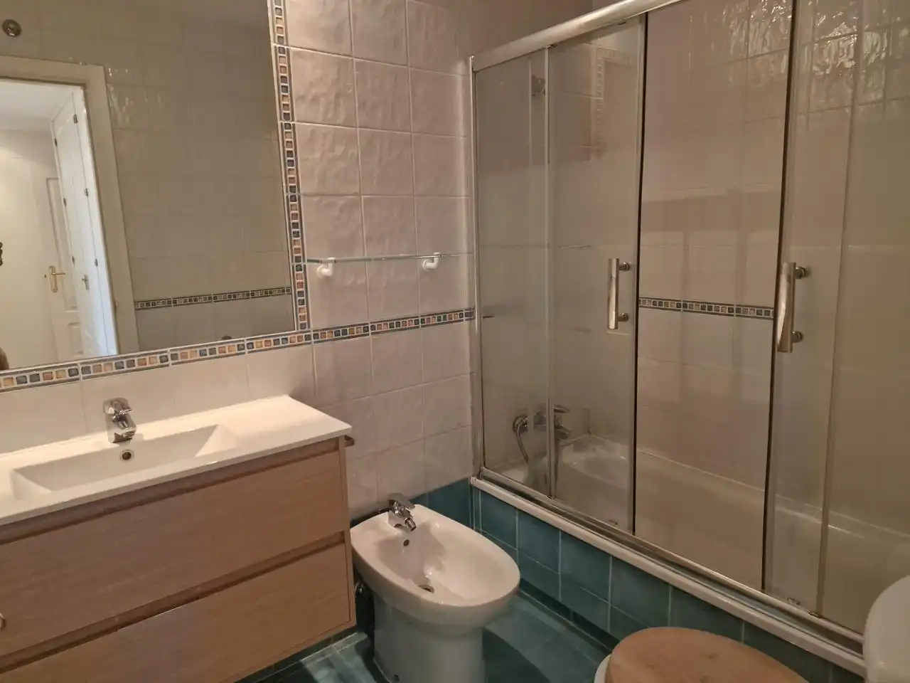 Bany de Pis en venda en  Madrid Capital amb Aire condicionat, Calefacció i Terrassa