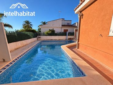 Chalet con balcón en venta en VALENCIA-CARAMBOLO