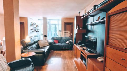 Foto 4 de Dúplex en venda a Carrer de Provença, El Camp de l'Arpa del Clot, Barcelona