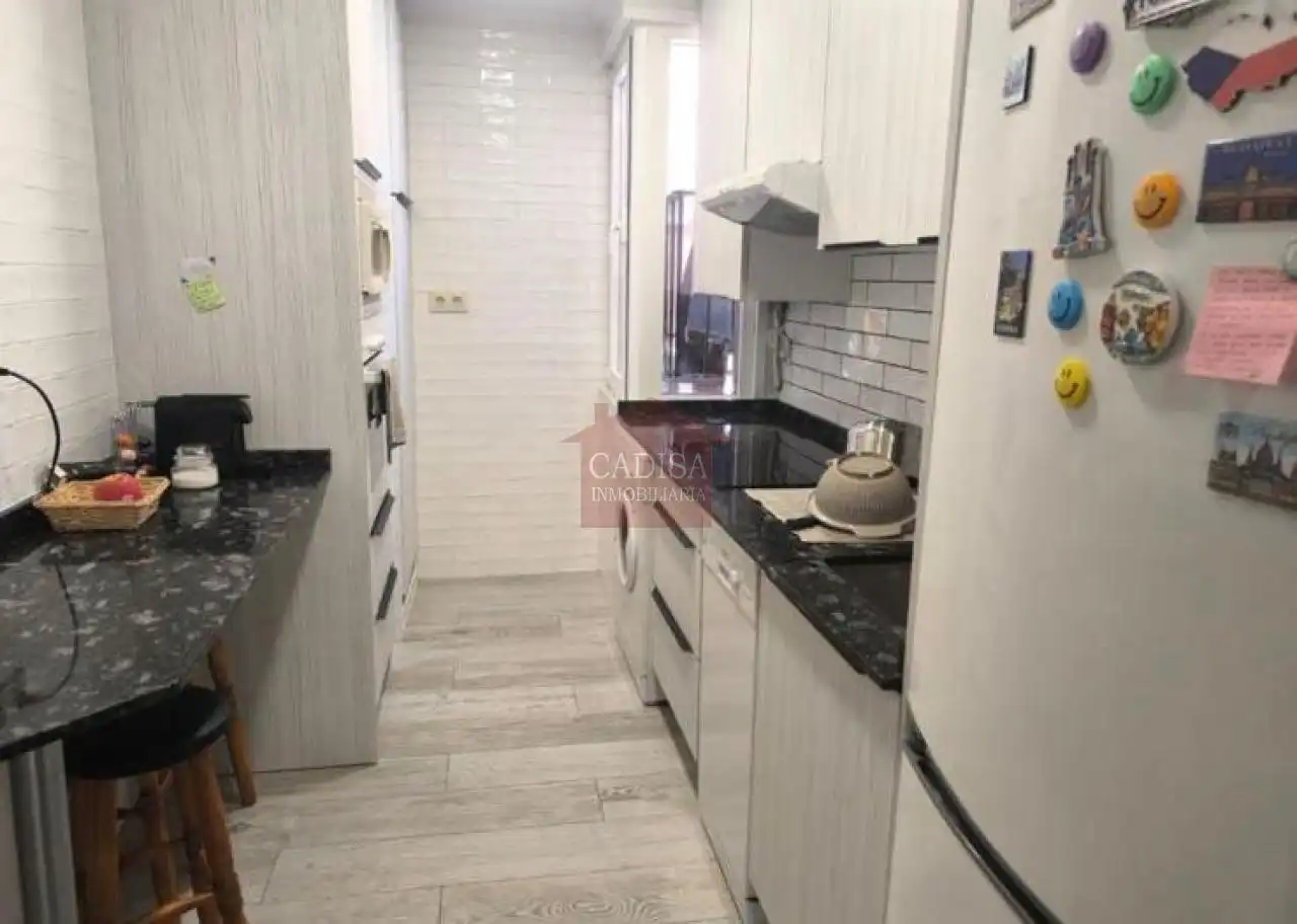 Cocina de Piso de alquiler en Salamanca con Calefacción, Parquet y Terraza