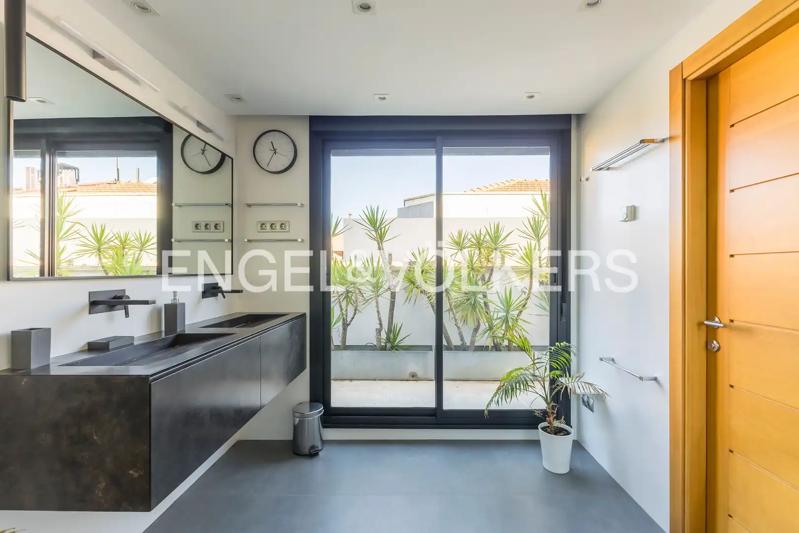 Cocina de Casa o chalet en venta en Madrid con Aire acondicionado, Calefacción y Jardín privado