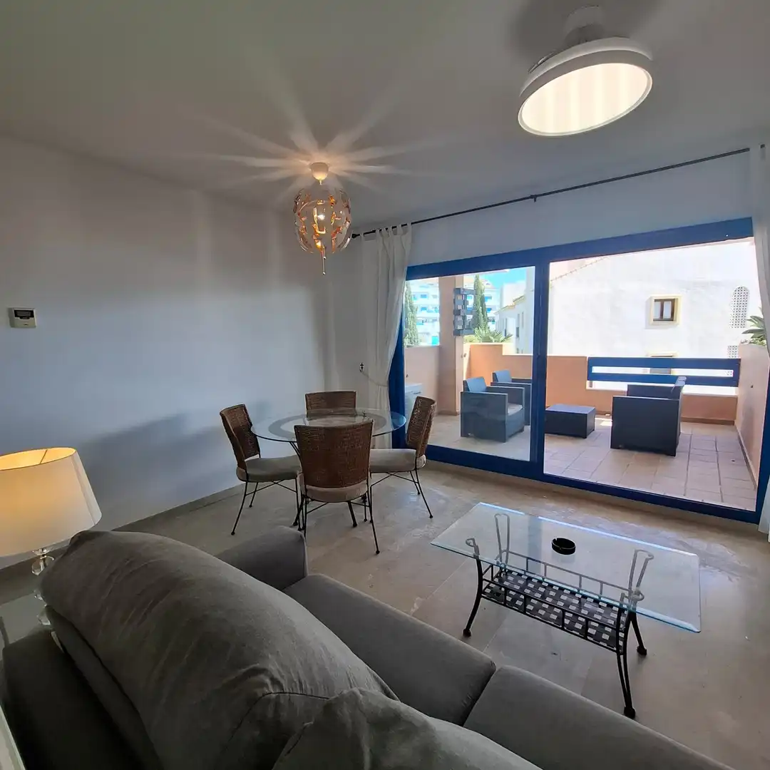 Sala d'estar de Apartament en venda en Manilva amb Aire condicionat, Calefacció i Terrassa