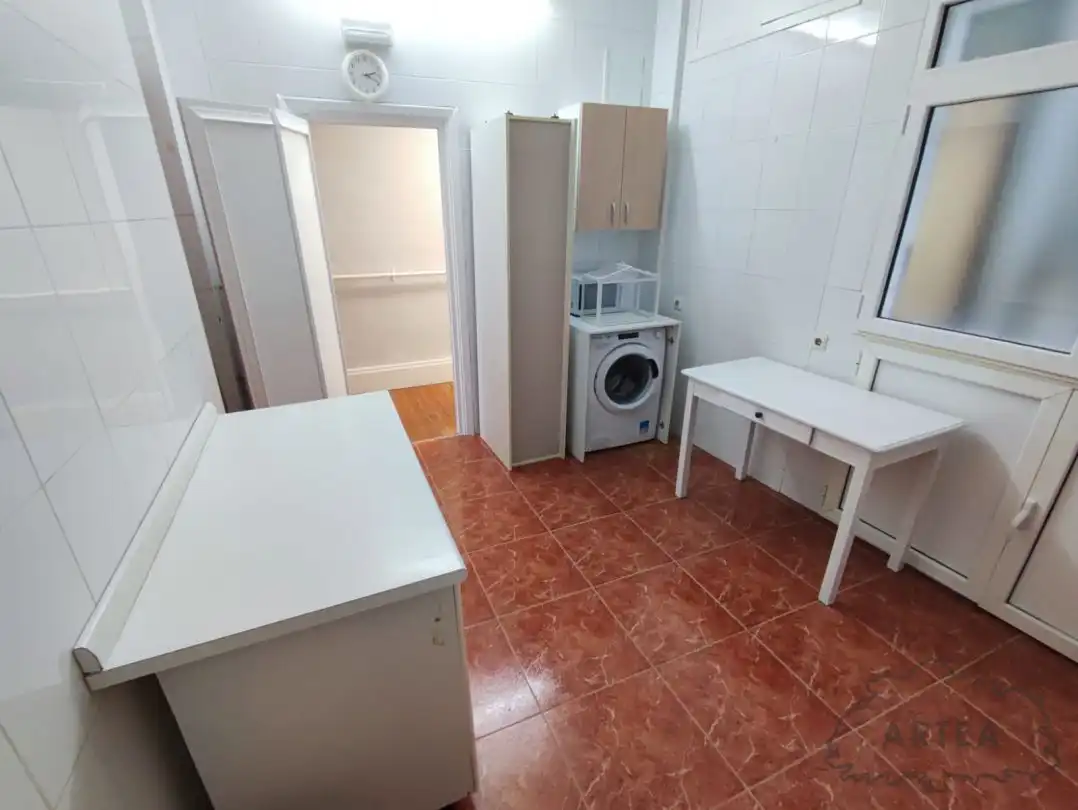 Cocina de Piso de alquiler en Bilbao  con Calefacción, Horno y Lavadora