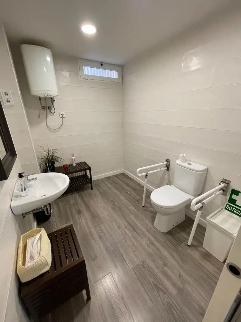 Baño de Local en traspaso en Las Rozas de Madrid