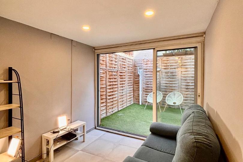 Foto 1 de Pis en venda a Carrer de Peníscola, Trinitat Vella, Barcelona