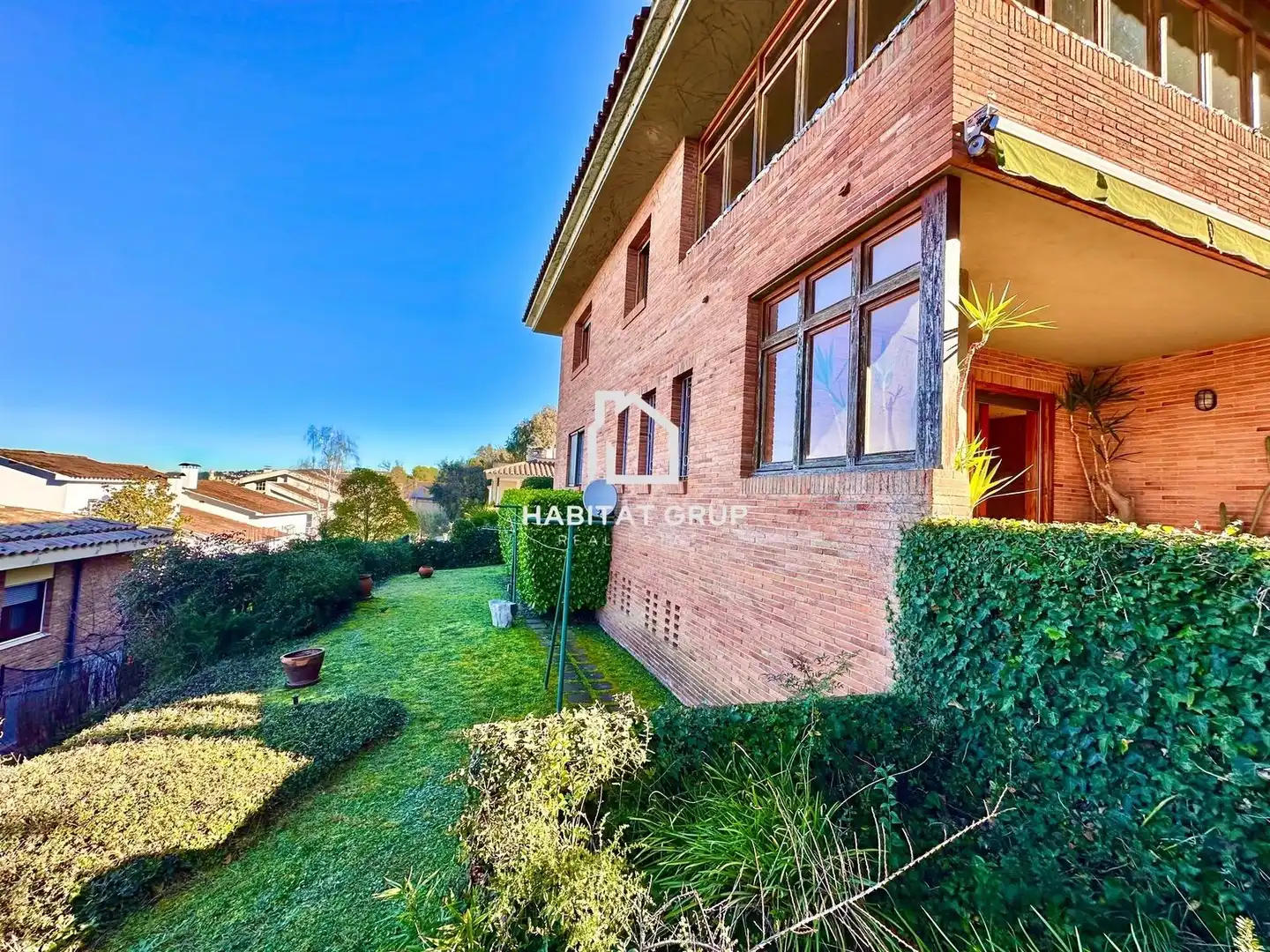 Vista exterior de Casa o xalet en venda en Girona amb Calefacció, Jardí privat i Traster
