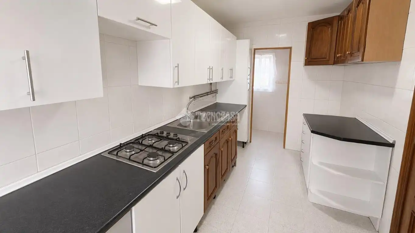 Küche von Wohnung zum Verkauf in Pinto mit Balkon