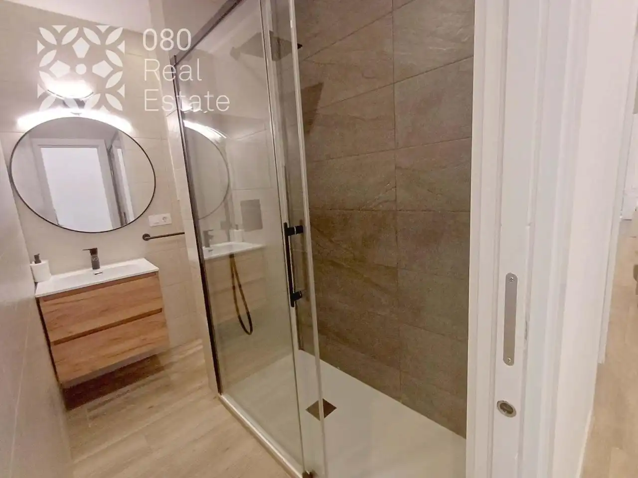 Baño de Piso de alquiler en Barcelona con Parquet, Amueblado y Balcón