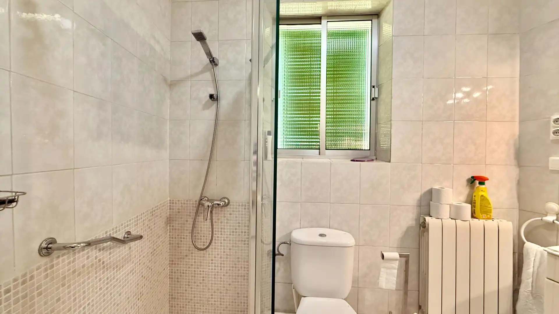 Baño de Casa o chalet en venta en Fresneda de Cuéllar con Calefacción, Jardín privado y Trastero