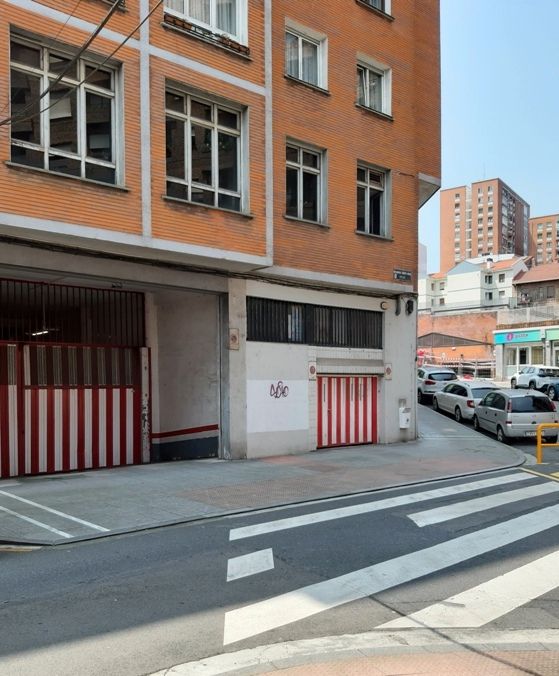 Vista exterior de Garaje en venta en Basauri 