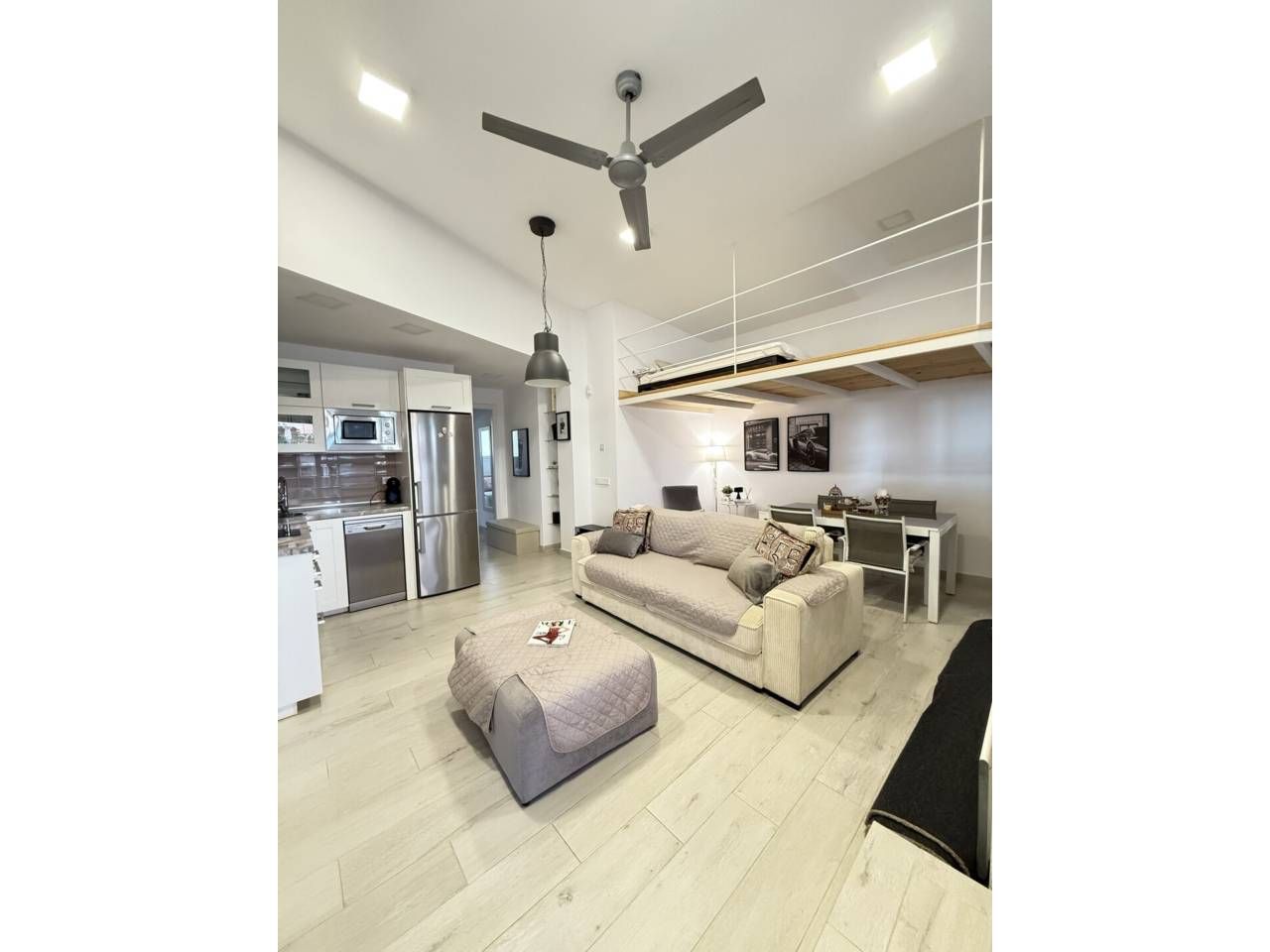 Living room of Flat for sale in Sant Feliu de Guíxols  with Air Conditioner, Heating and Parquet flooring