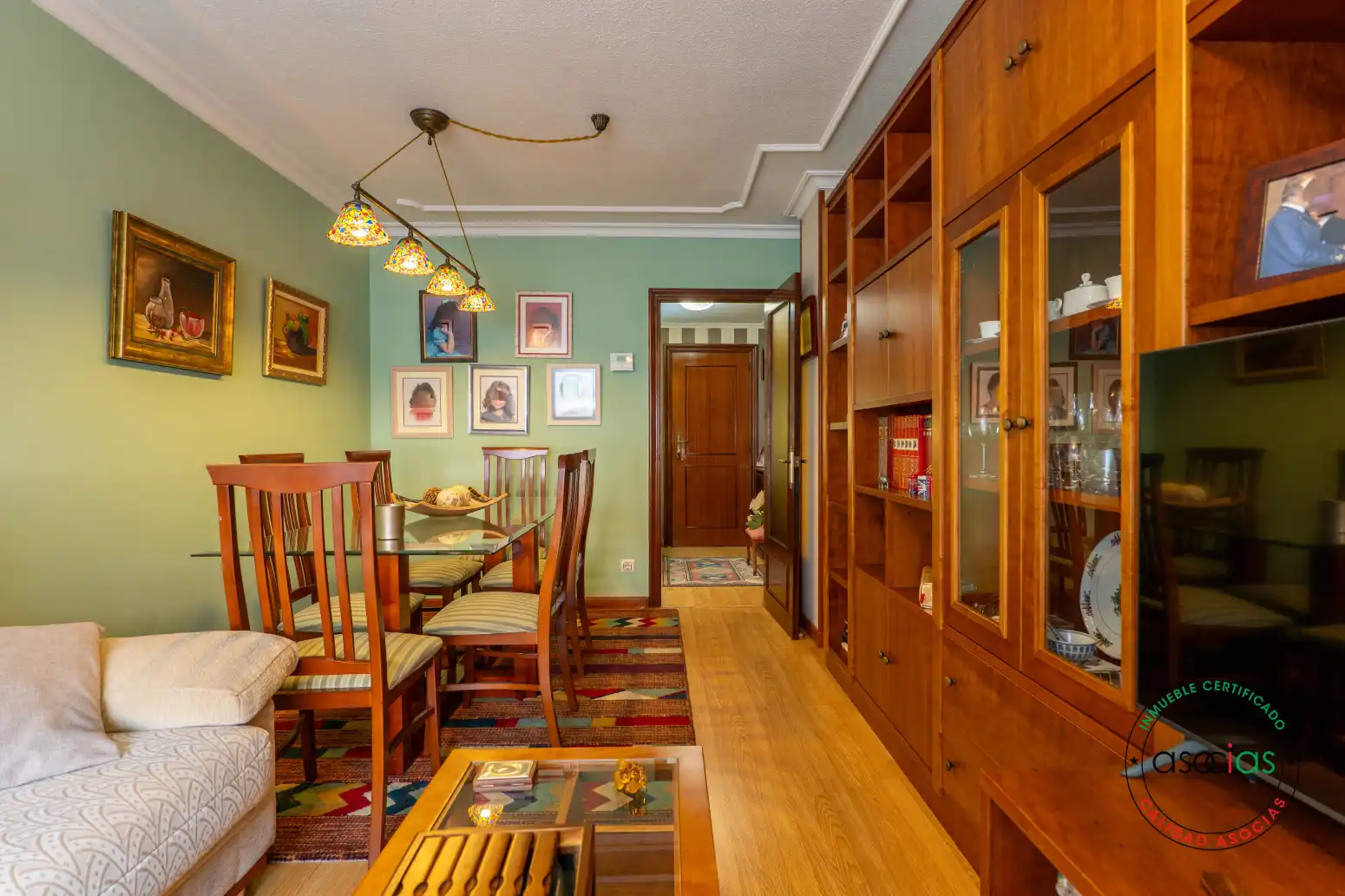 Comedor de Piso en venta en Gijón  con Calefacción, Parquet y Amueblado