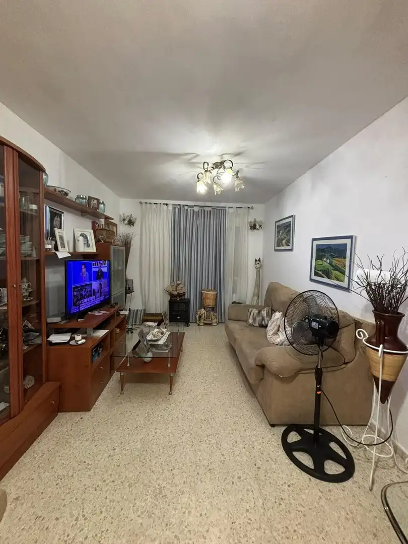 Living room of Apartments for sale in San Bernabé