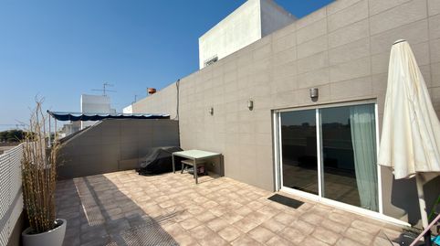 ¡Ático con amplia terraza, trastero y dormitorio principal con baño en suite en Benetússer!