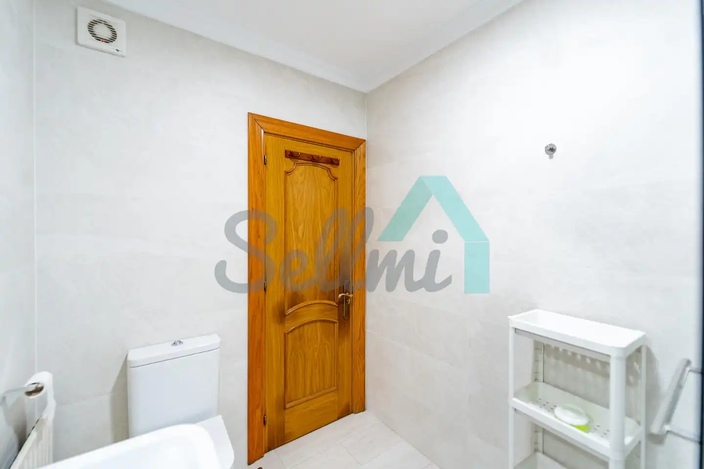 Badezimmer von Wohnung zur Miete in Parres mit Heizung, Parkett und Terrasse