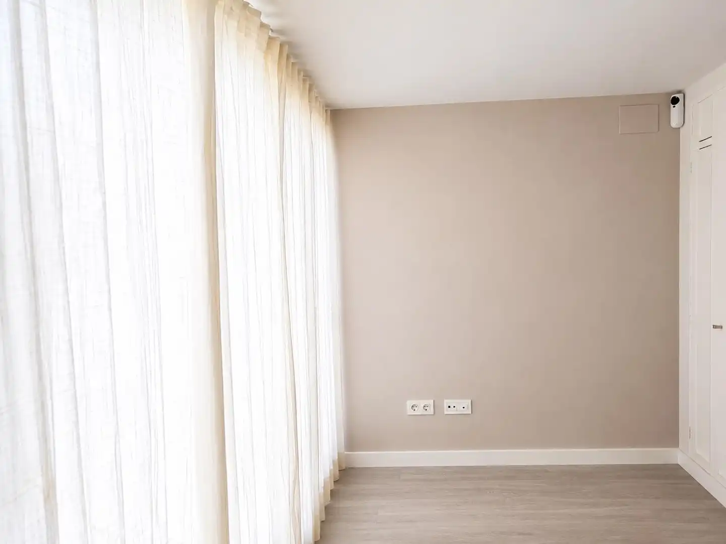 Bedroom of Attic for rent in Badalona  with Air Conditioner, Heating and Parquet flooring
