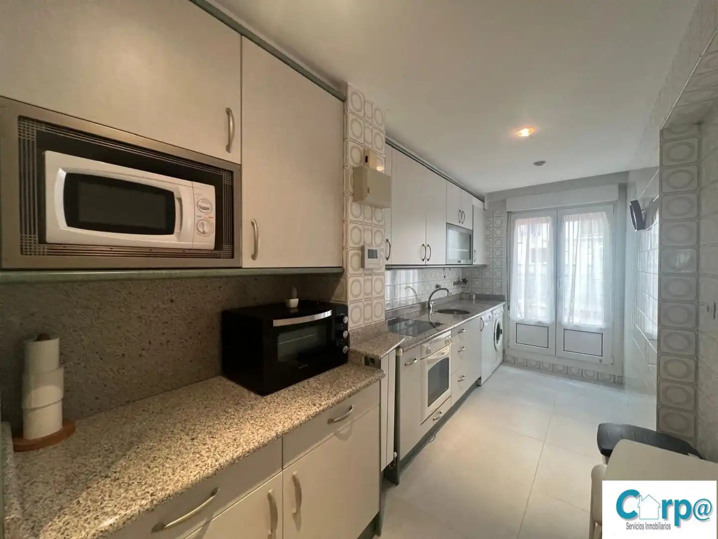 Cocina de Piso de alquiler en  Pamplona / Iruña con Calefacción, Parquet y Amueblado