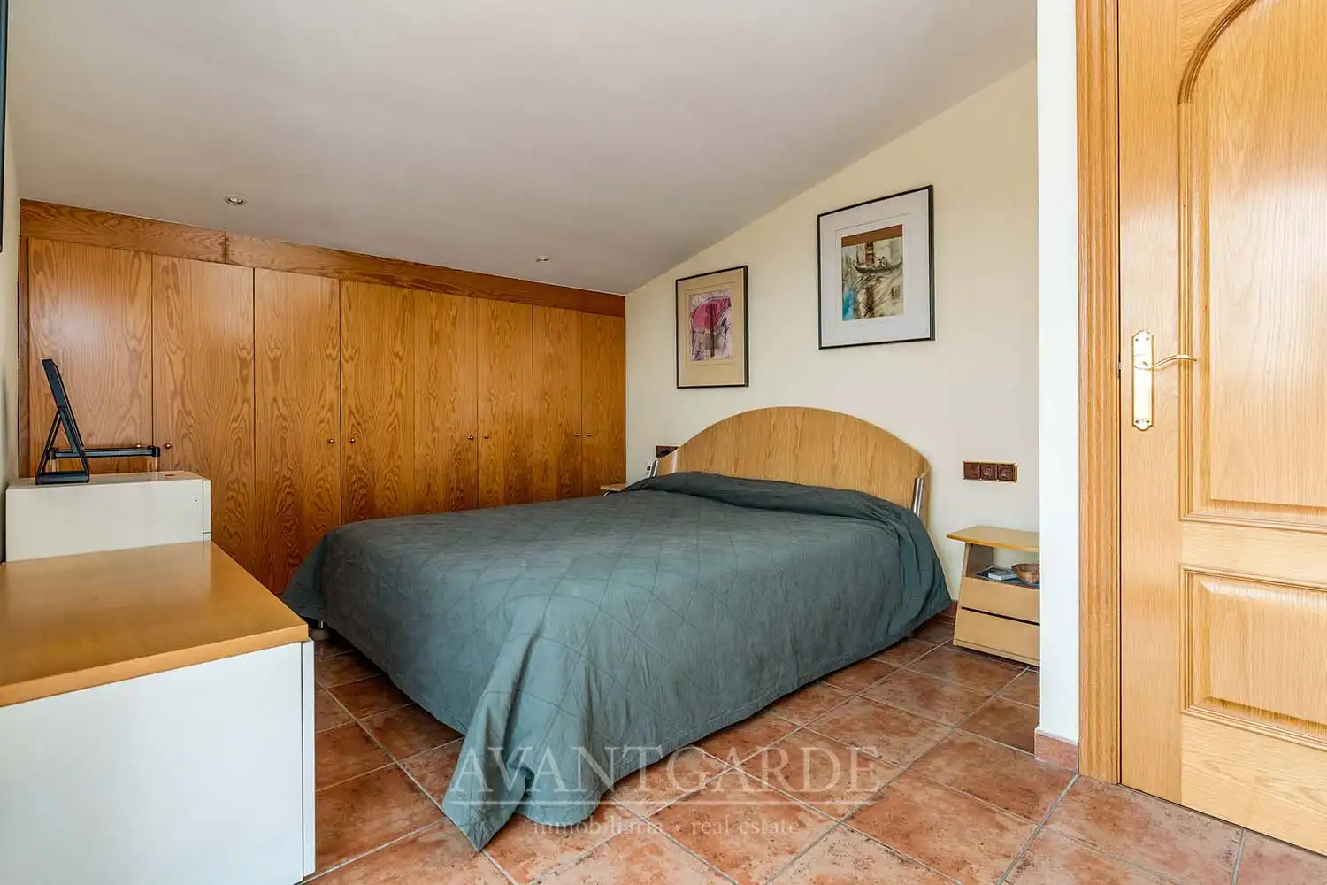 Dormitori de Casa o xalet en venda en Pallejà amb Aire condicionat, Calefacció i Jardí privat
