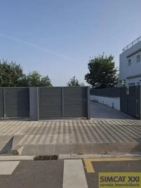 Vista exterior de Casa o chalet en venta en Figueres
