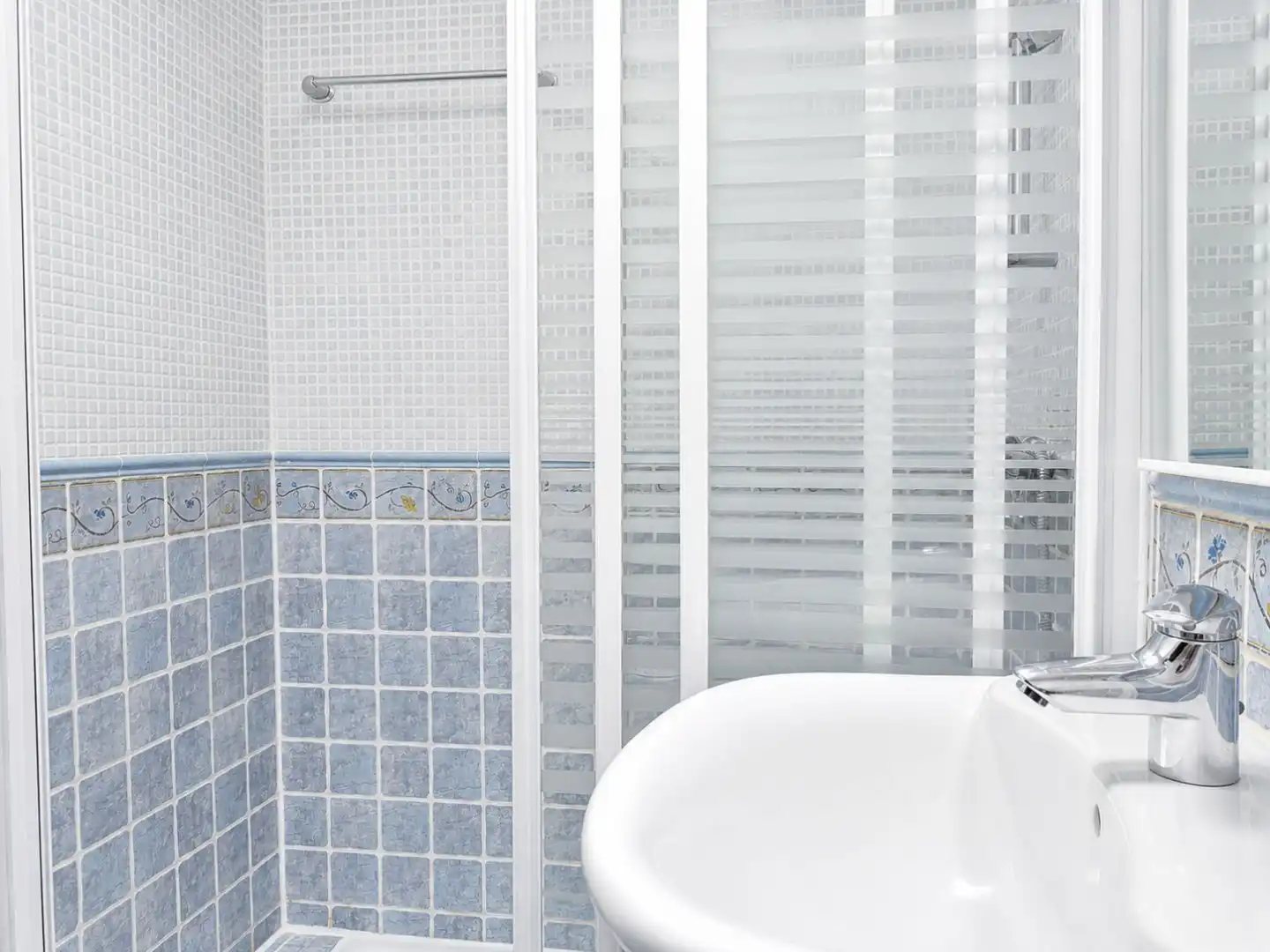 Badezimmer von Wohnung zur Miete in  Madrid Capital mit Klimaanlage und Terrasse
