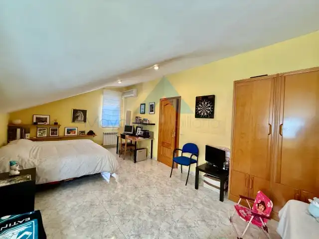 Schlafzimmer von Haus oder Chalet zum Verkauf in Villanueva de la Torre mit Klimaanlage, Heizung und Privatgarten