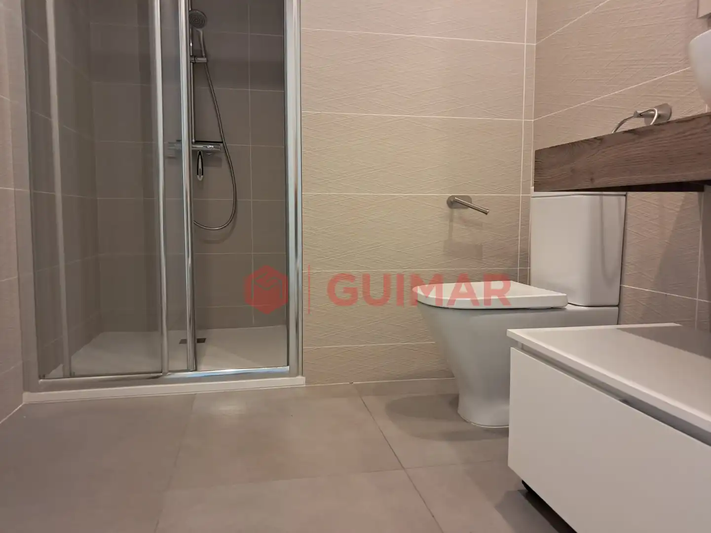 Badezimmer von Wohnung zur Miete in Sant Boi de Llobregat mit Heizung, Privatgarten und Parkett