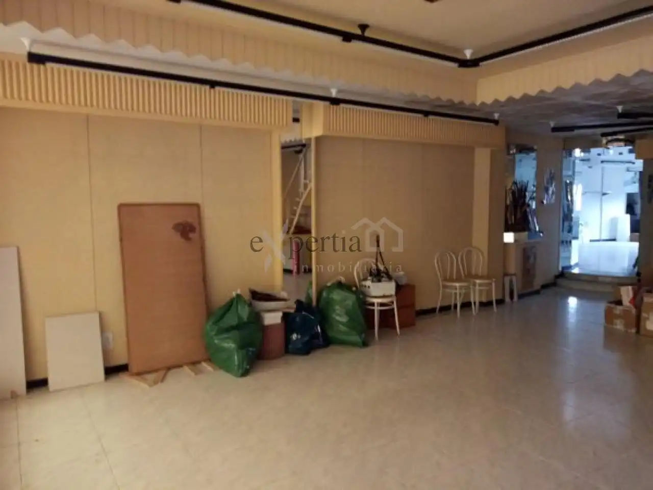 Commercial properties for rent in Boiro  with Furnished