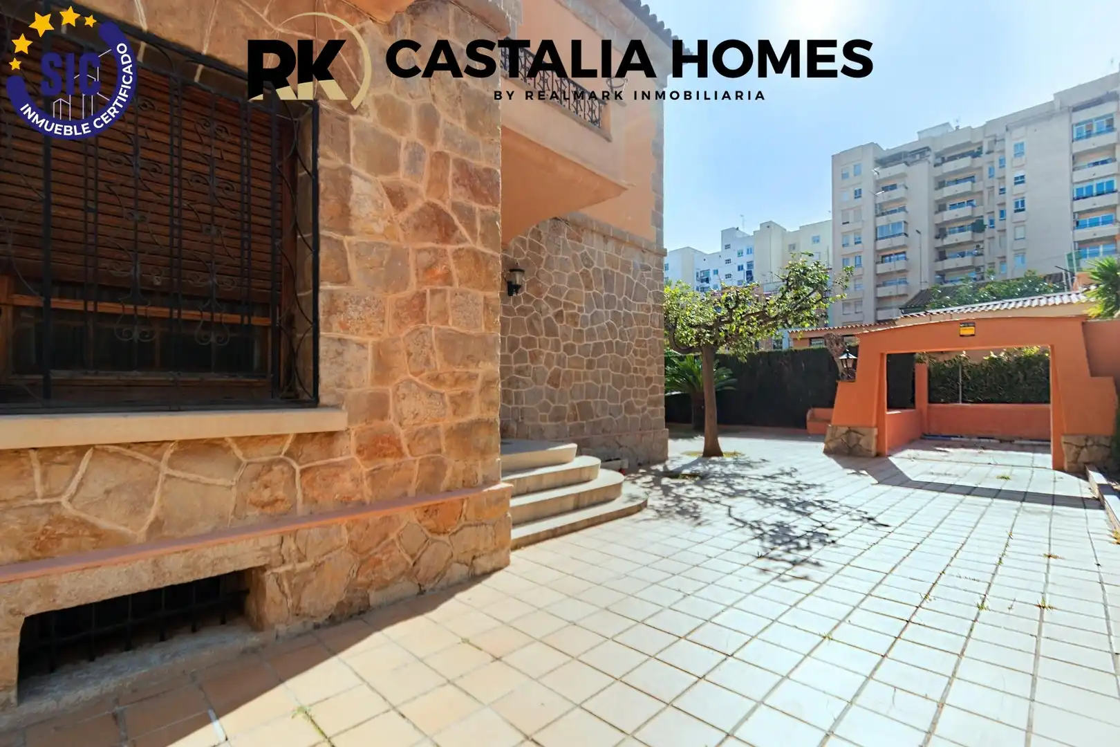 Vista exterior de Casa o chalet en venta en Castellón de la Plana / Castelló de la Plana con Calefacción, Jardín privado y Parquet