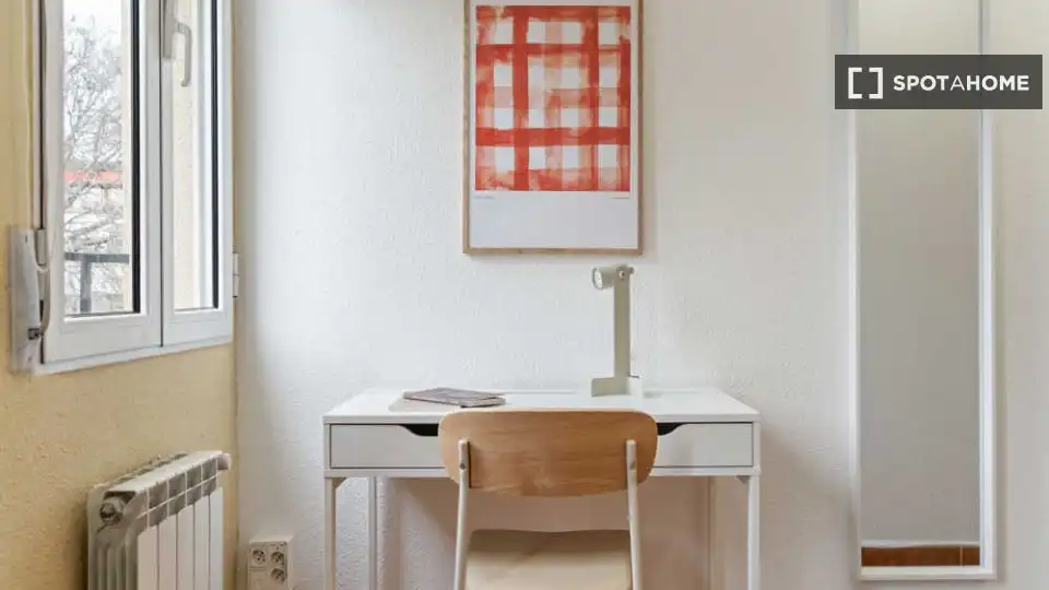 Habitación de Piso de alquiler en Madrid con Aire acondicionado, Calefacción y Amueblado