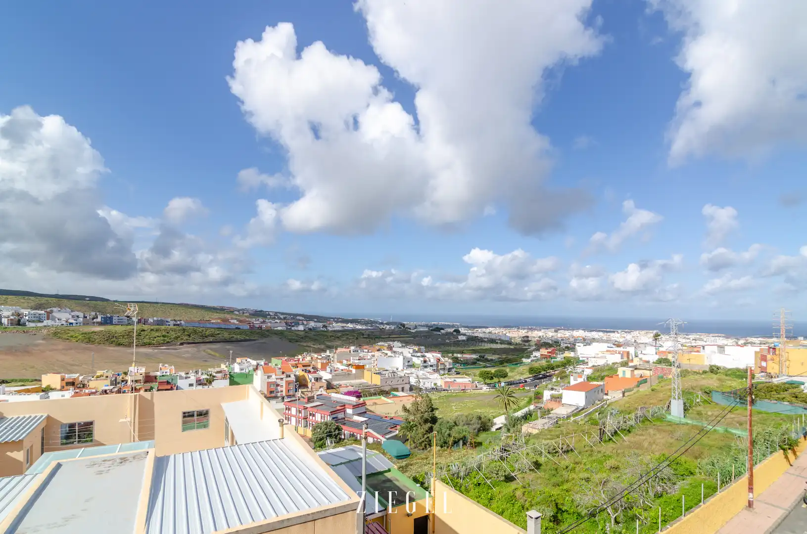 Vista exterior de Casa o chalet en venta en Telde con Aire acondicionado