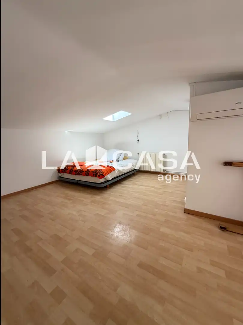 Dachboden zum Verkauf in Badalona mit Heizung und Terrasse