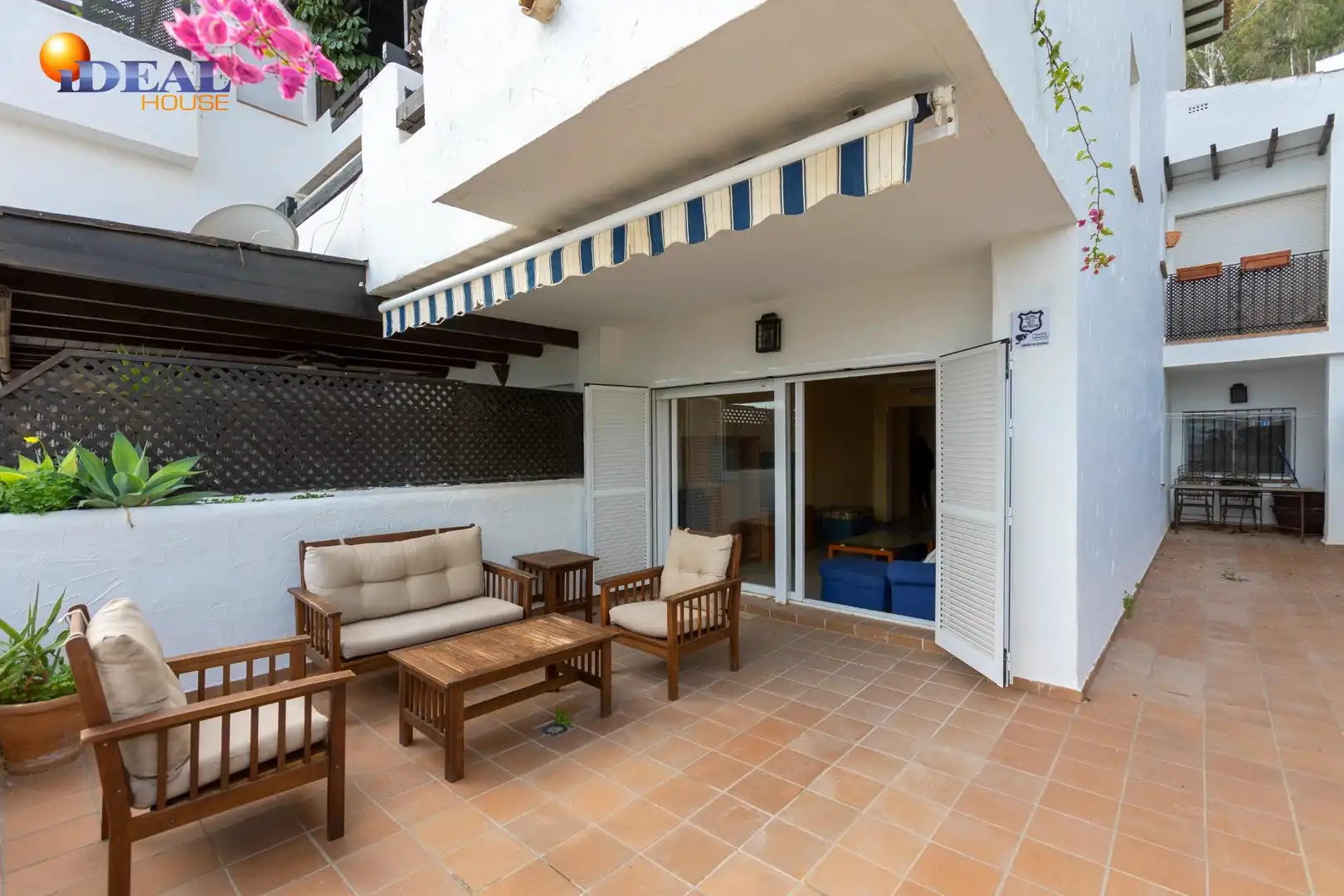 Terraza de Piso en venta en Almuñécar con Jardín privado, Terraza y Piscina comunitaria