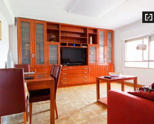 Living room of Flat to rent in  Madrid Capital  with Air Conditioner, Heating and Furnished