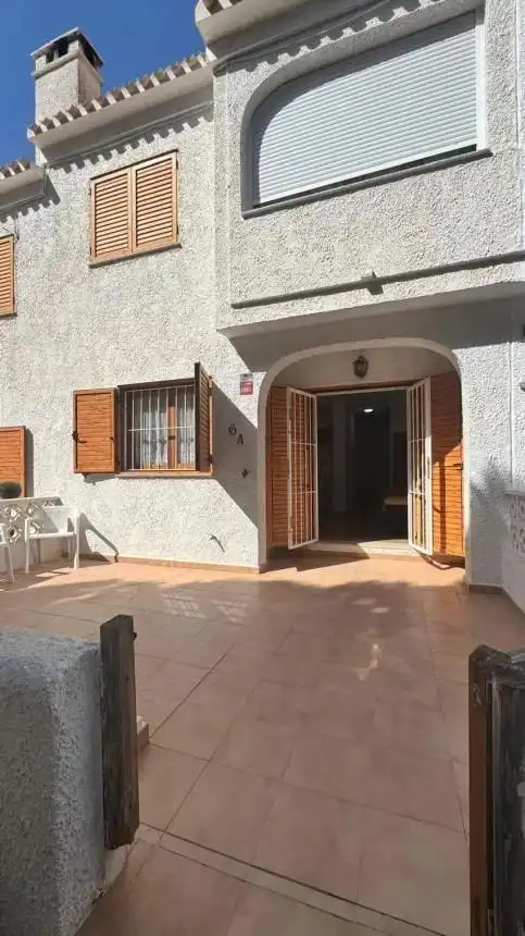 Jardí de Casa adosada en venda en Orihuela amb Aire condicionat