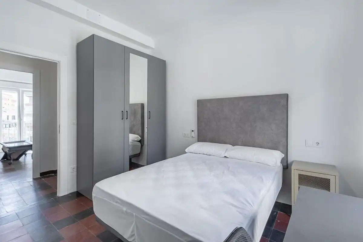 Habitación de Piso de alquiler en Granada con Aire acondicionado, Amueblado y Balcón