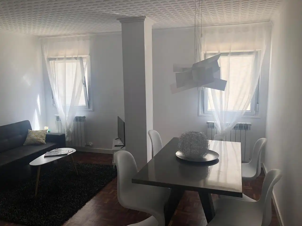 Dining room of Flat for rent in Zaragoza  with Heating, Parquet flooring and Furnished