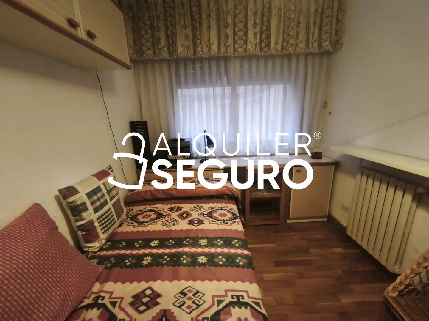Bedroom of Flat for rent in Zaragoza  with Heating, Terrace and Furnished