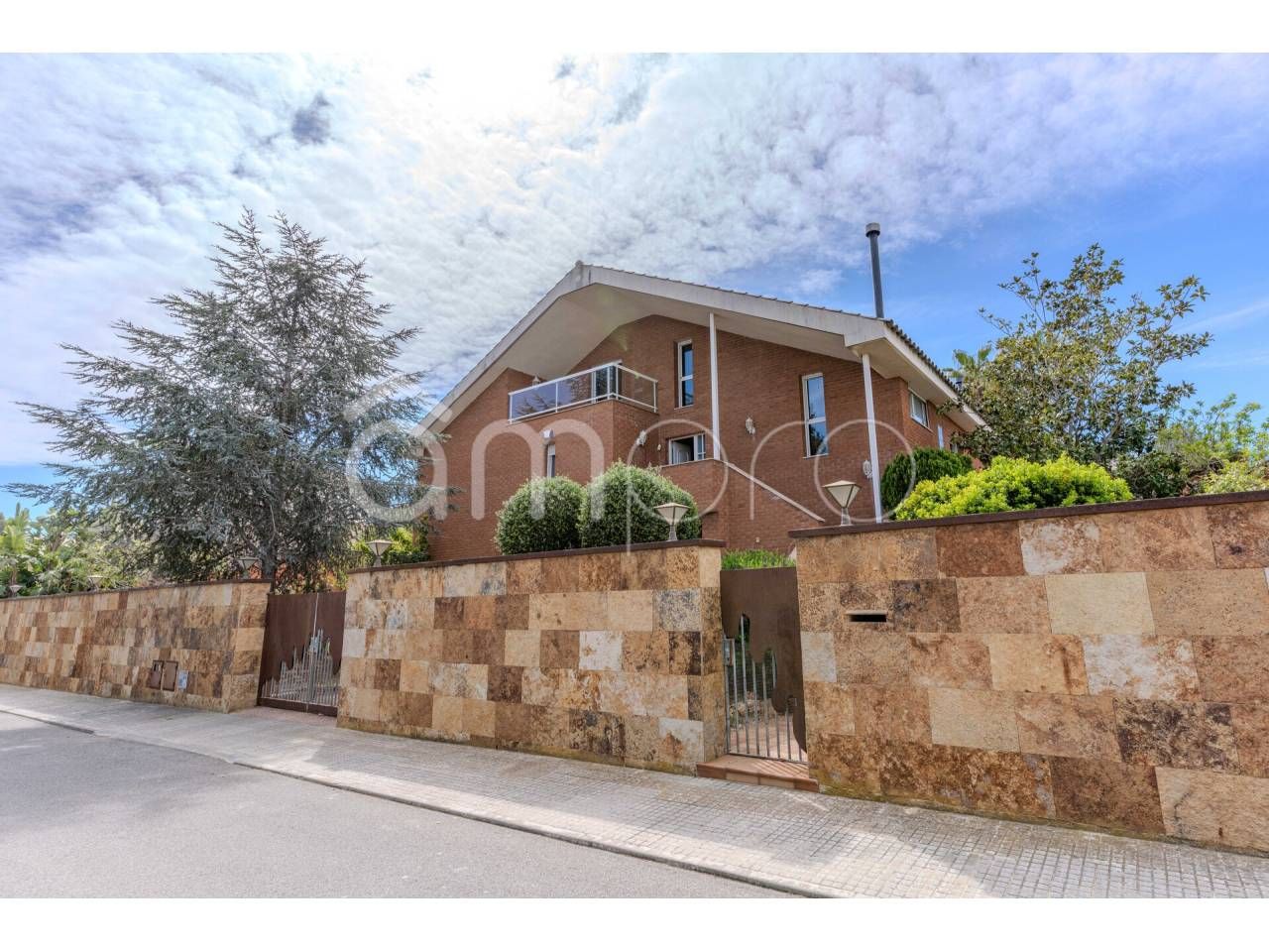 Vista exterior de Casa o xalet en venda en La Riera de Gaià amb Jardí privat, Terrassa i Piscina