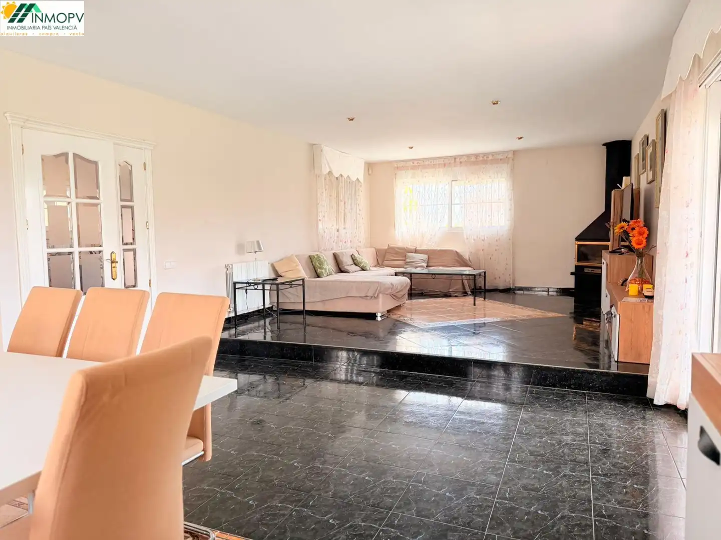 Sala d'estar de Casa o xalet en venda en Vinaròs amb Calefacció, Jardí privat i Terrassa