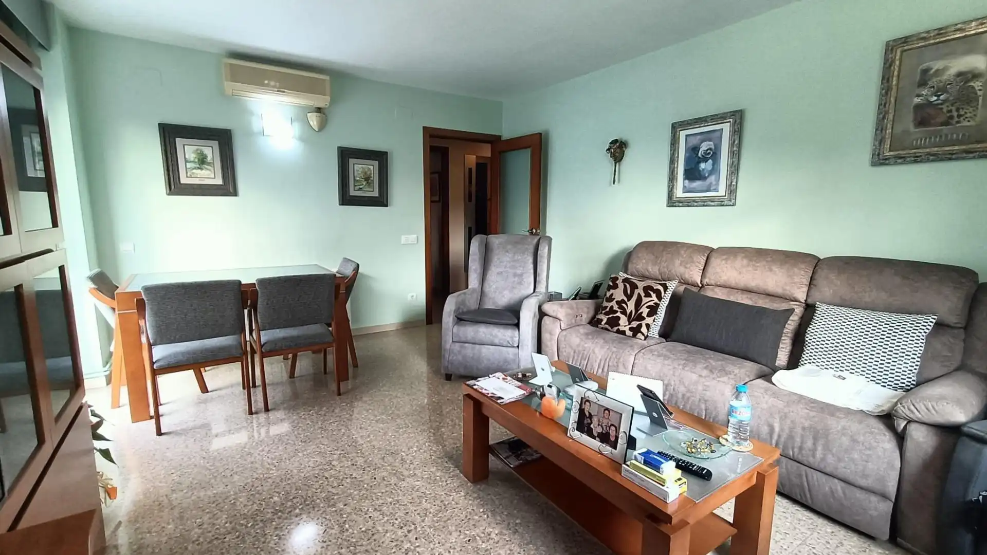 Living room of Flat for sale in Badalona  with Air Conditioner, Heating and Furnished